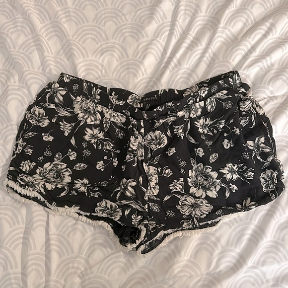 Forever 21 casual shorts - Picture 1 of 2